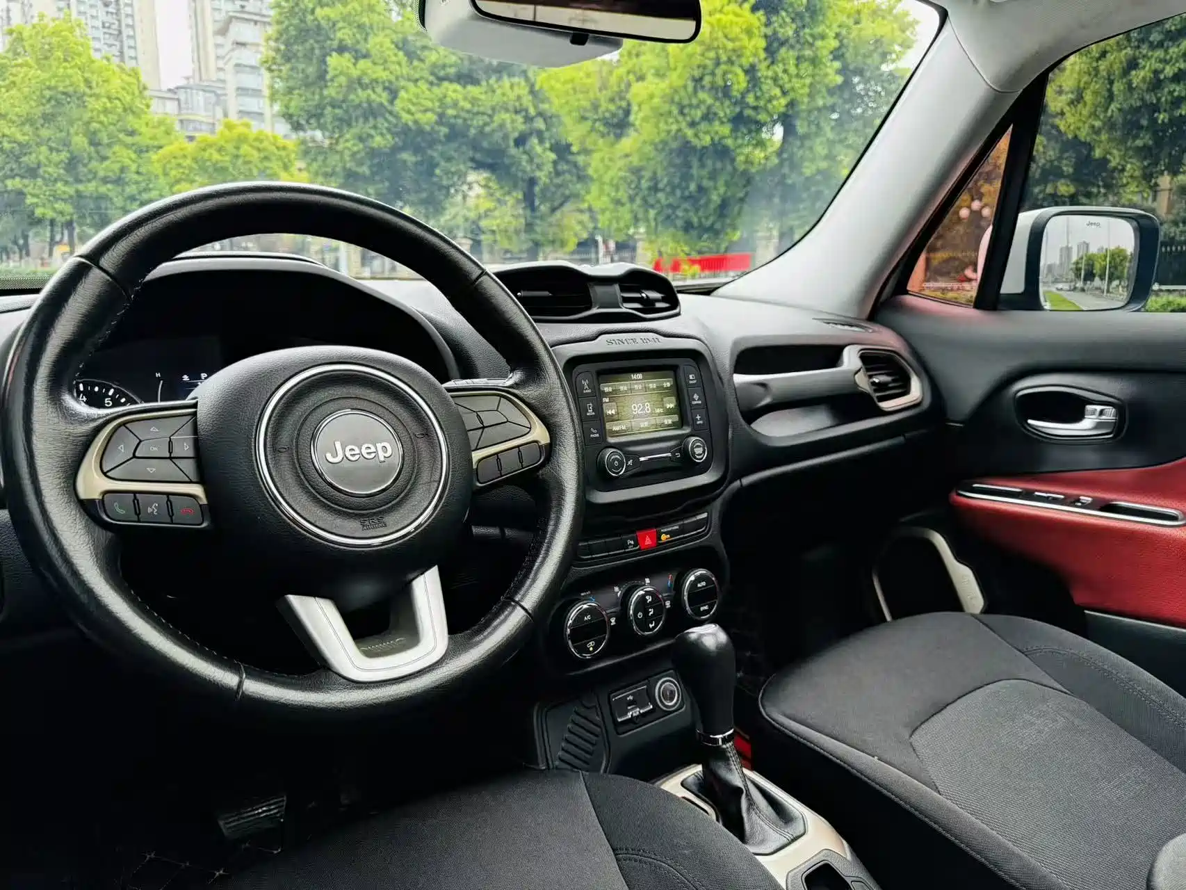 صورة 13 - Jeep Renegade