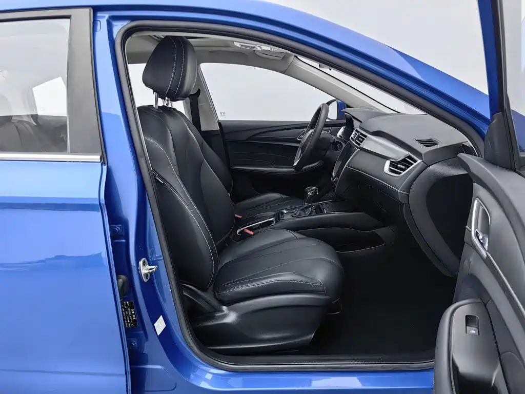 Фото 23 - Roewe i5