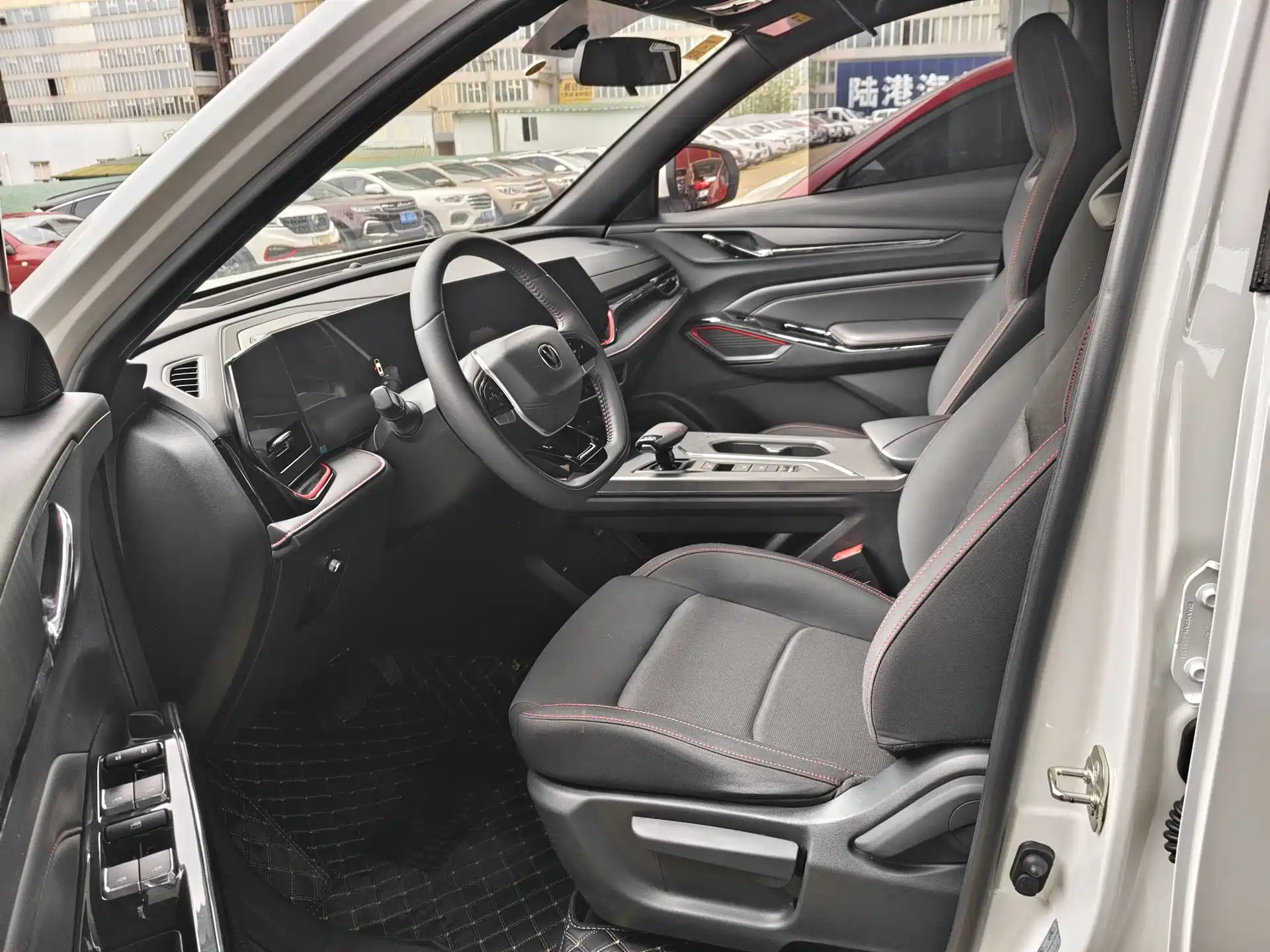 Photo 4 - Changan X5 PLUS