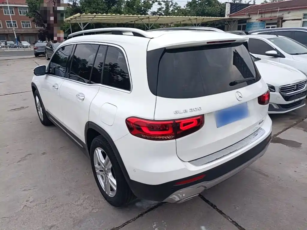 MERCEDES-BENZ GLB