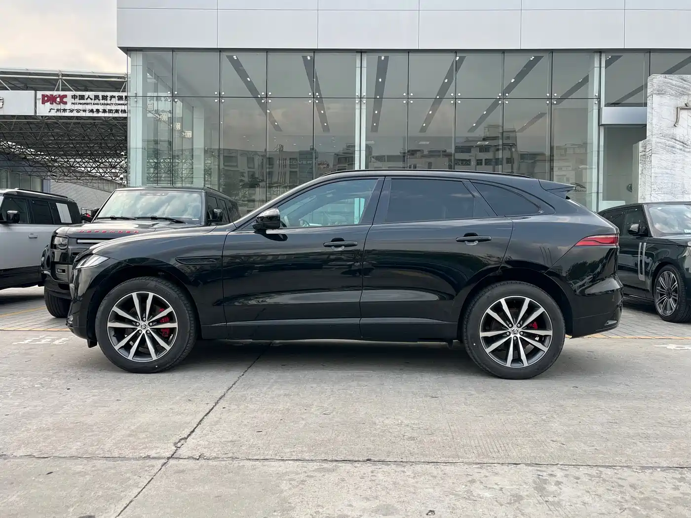 JAGUAR F-PACE