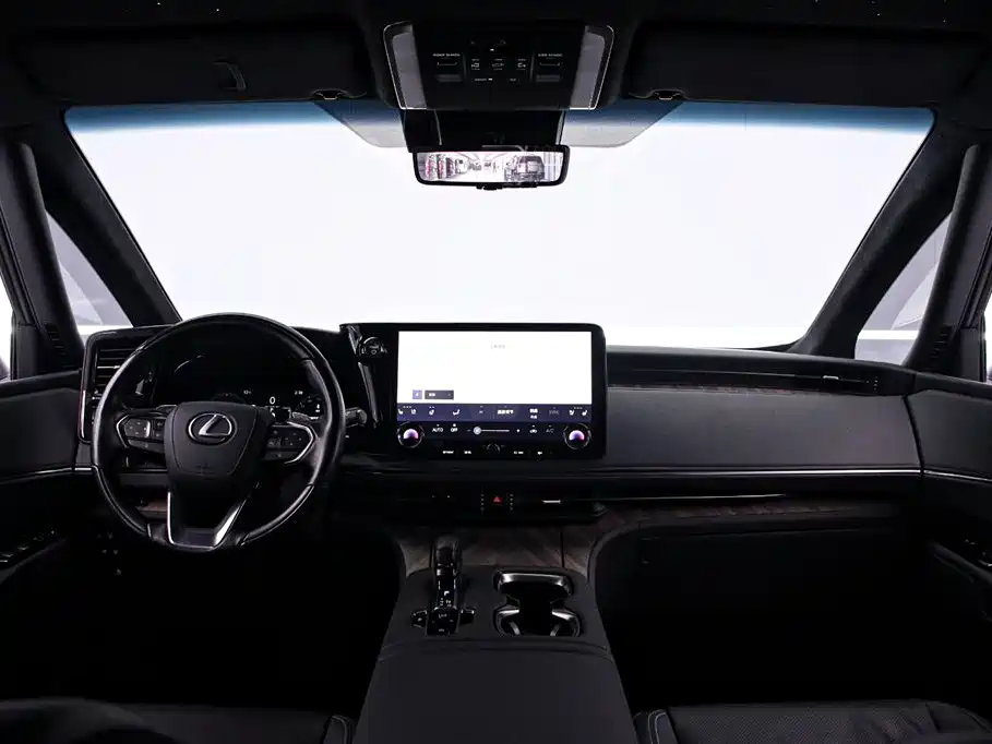 Lexus LM 2023 500h 6-Seater Prestige Edition фото 5
