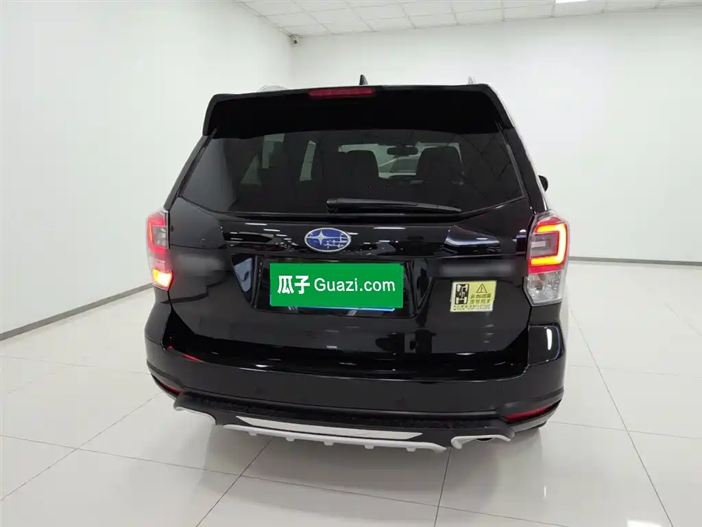 Subaru Forester 2016 2.5i Prestige Navigation Edition фото 4