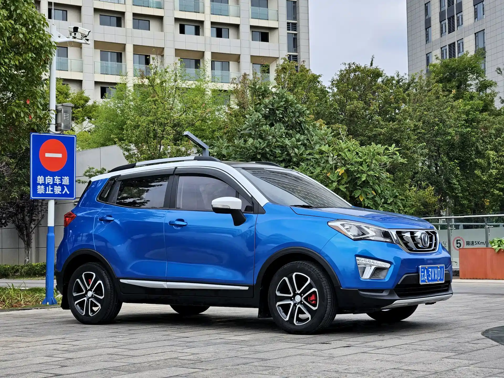 Фото 3 - Changan CS15
