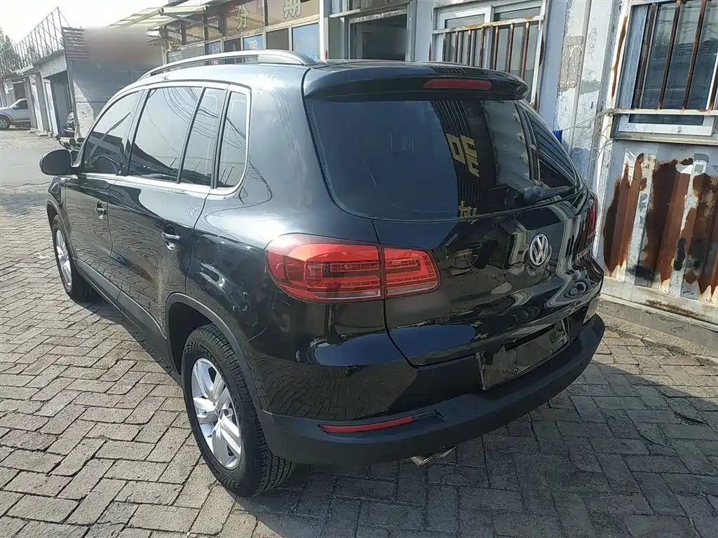 Volkswagen Tiguan 2015 1.8TSI Automatic 2WD Trendline фото 5
