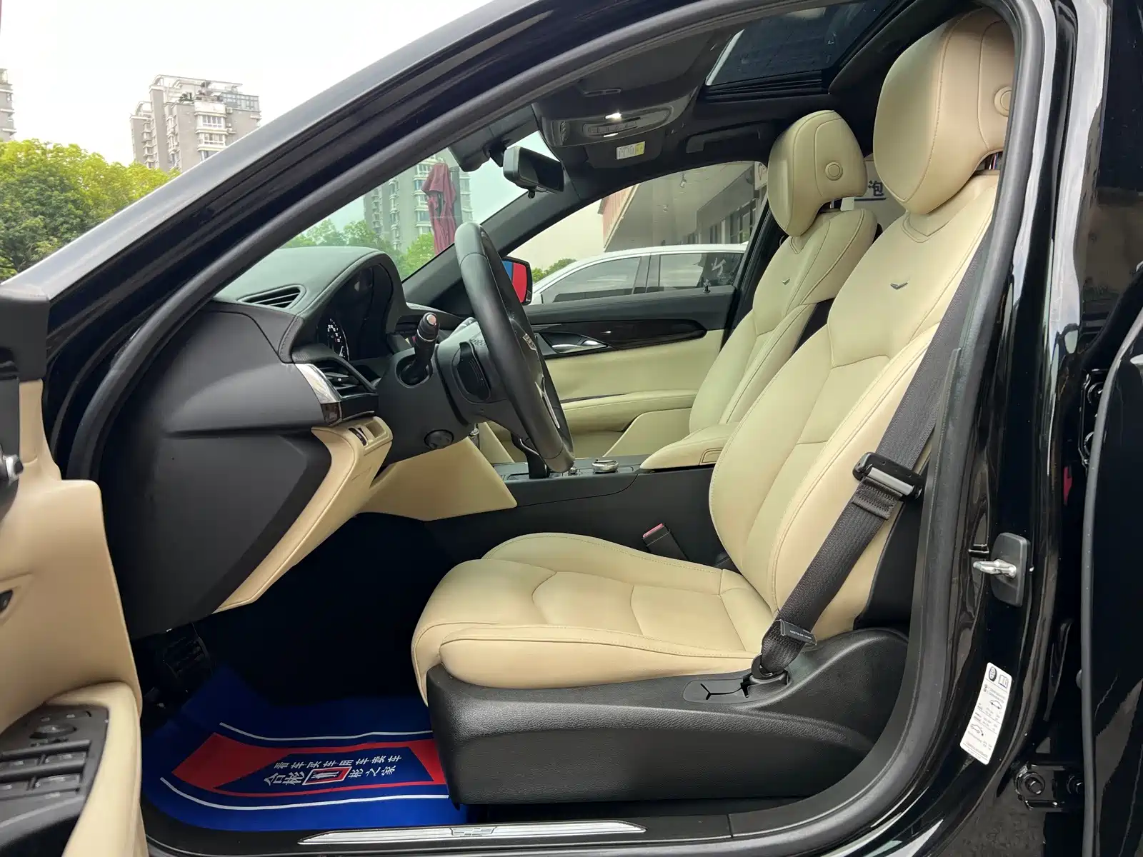 Фото 17 - Cadillac CT6