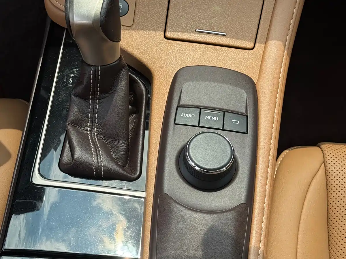 Lexus ES 2015 200 Elite Edition фото 10