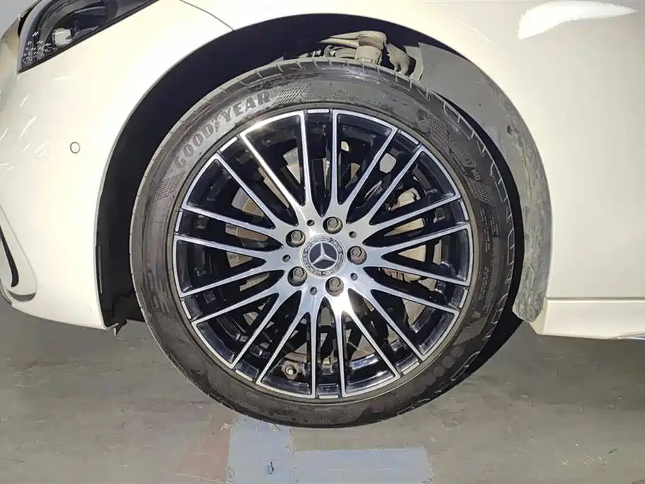 Mercedes-Benz C-Class 2023 C 200 L Sport фото 6
