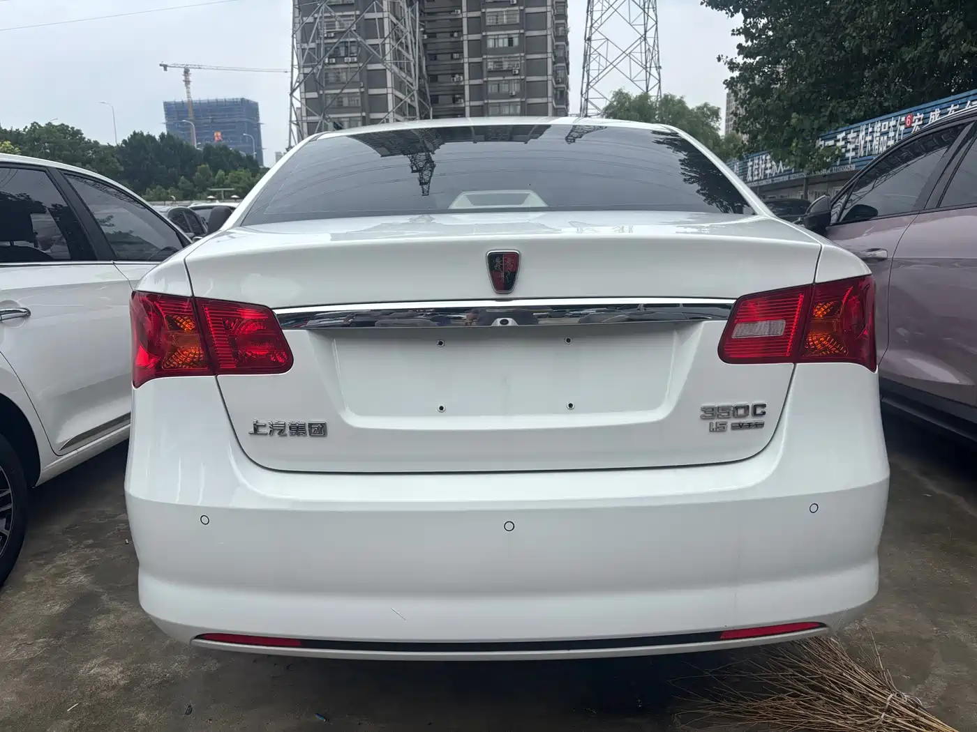 Roewe 350 2014 2013 350C 1.5L Automatic Joy Edition