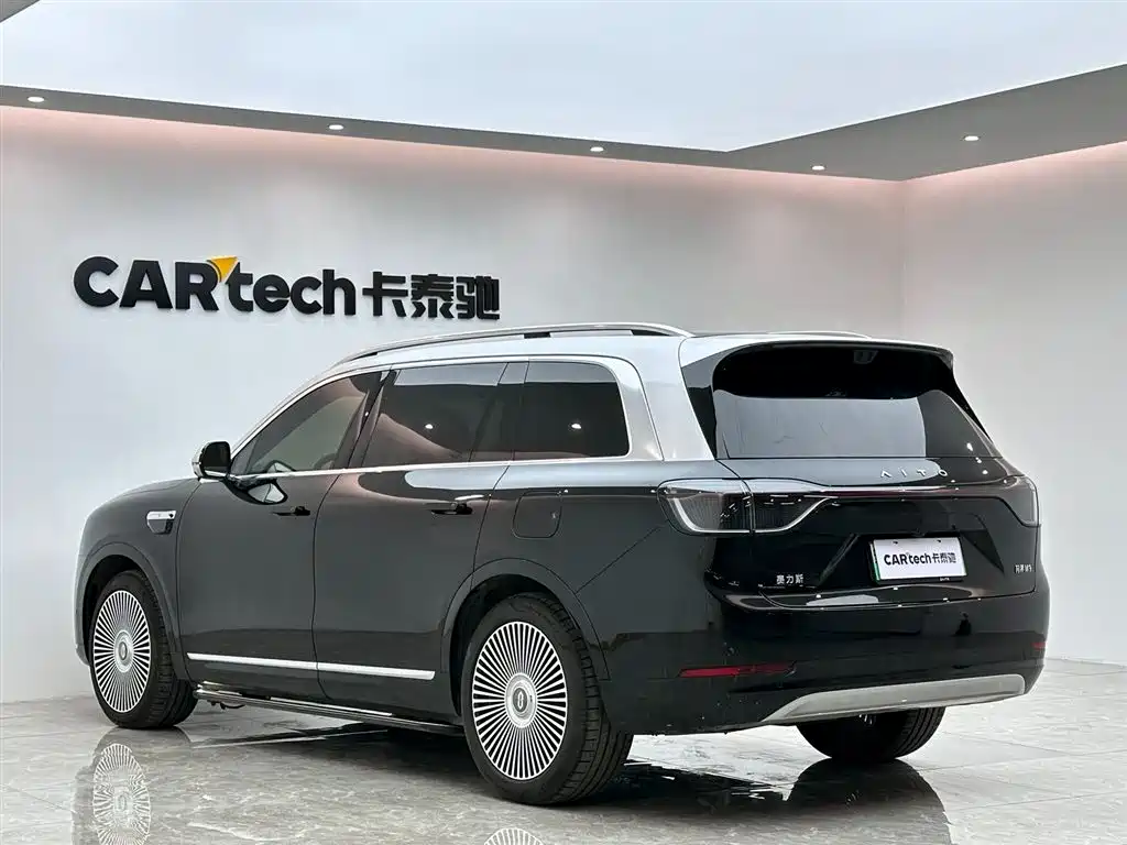 AITO Wenjie AITO M9 2025 Extended Range Ultra 52kWh 6-Seater фото 3