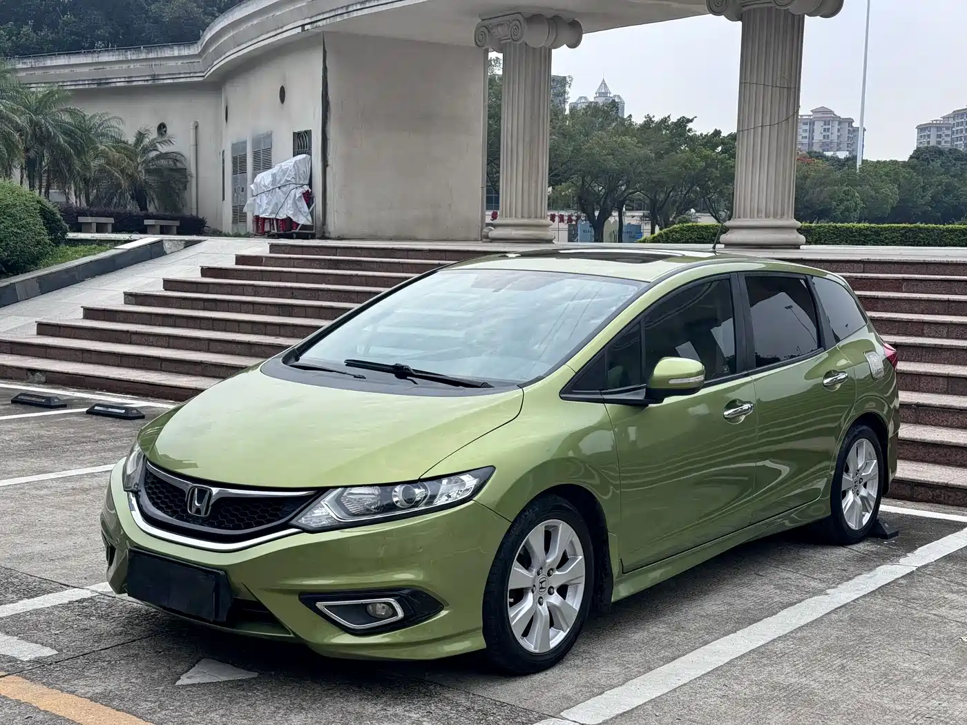 Honda Jade 2016 2014 1.8L CVT Luxury 5-seater