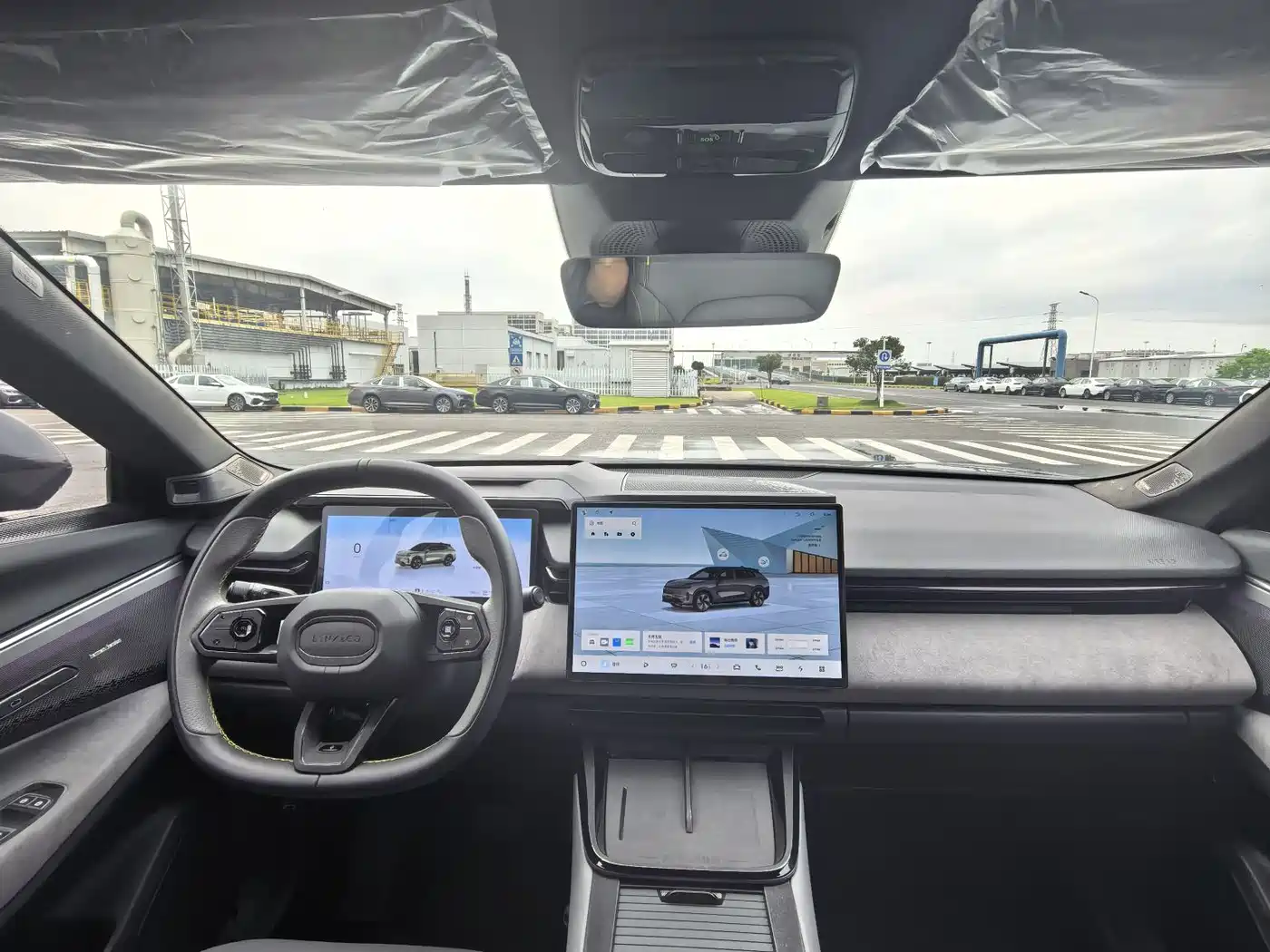 Lynk & Co 08 EM-P 2023 220km 4WD Performance Halo фото 18
