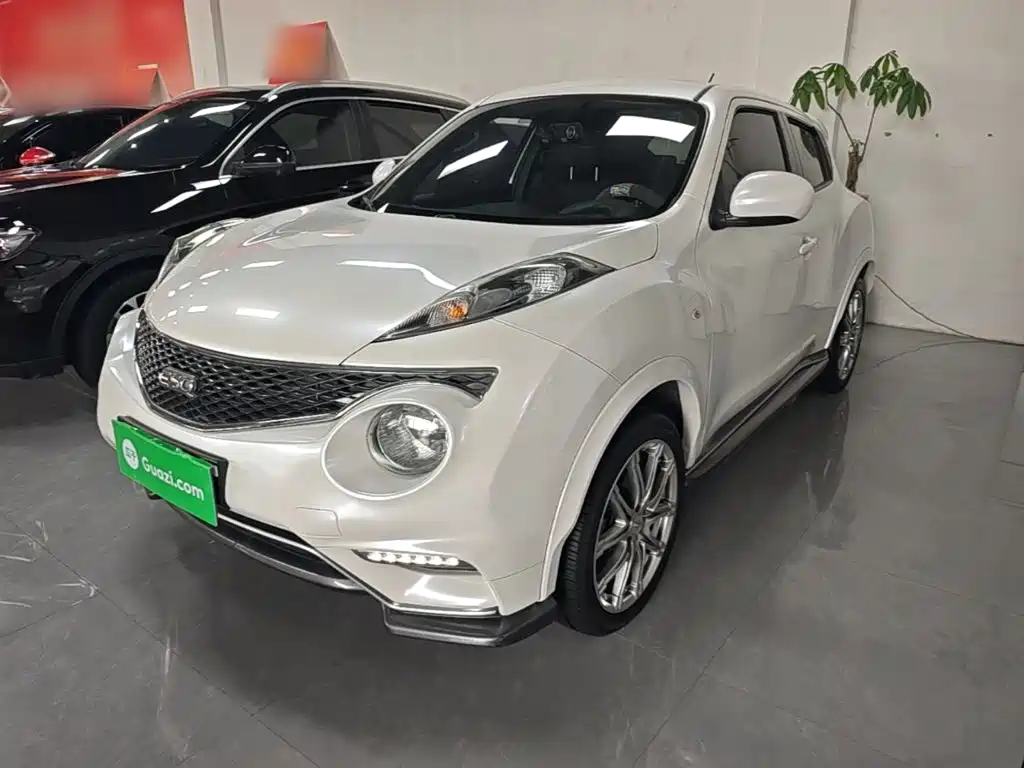 Infiniti ESQ 2017 2014 1.6L Free Edition
