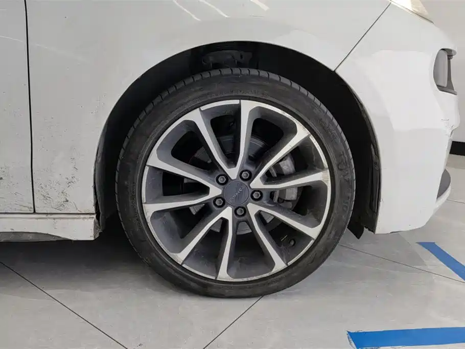 Lynk & Co 03 2019 2.0TD Auto Power Version фото 6