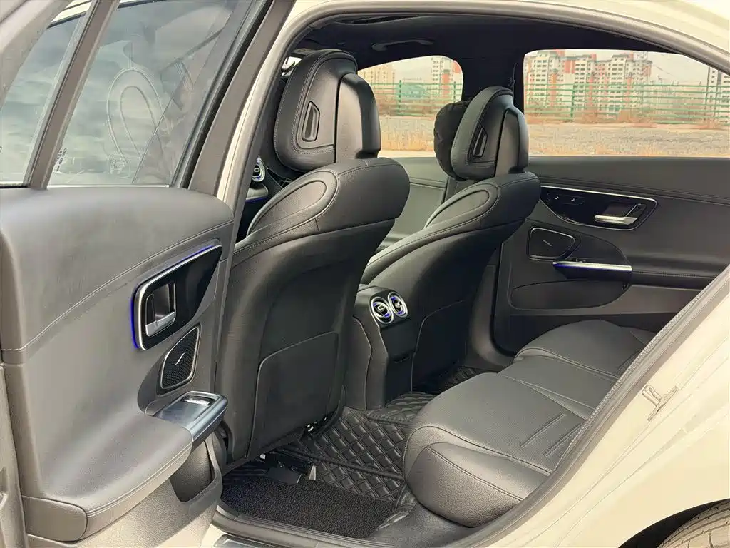 Mercedes-Benz C-Class 2025 C 260 L Sport Edition фото 8
