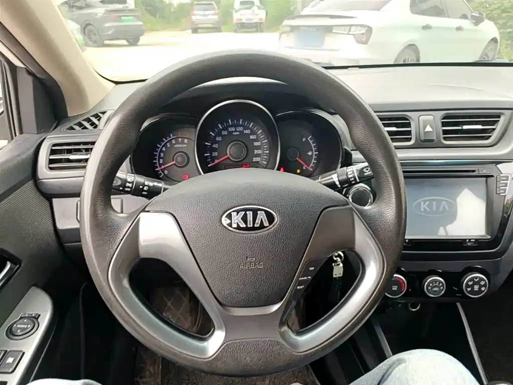 Kia K2 2015 Sedan 1.4L MT GLS фото 11