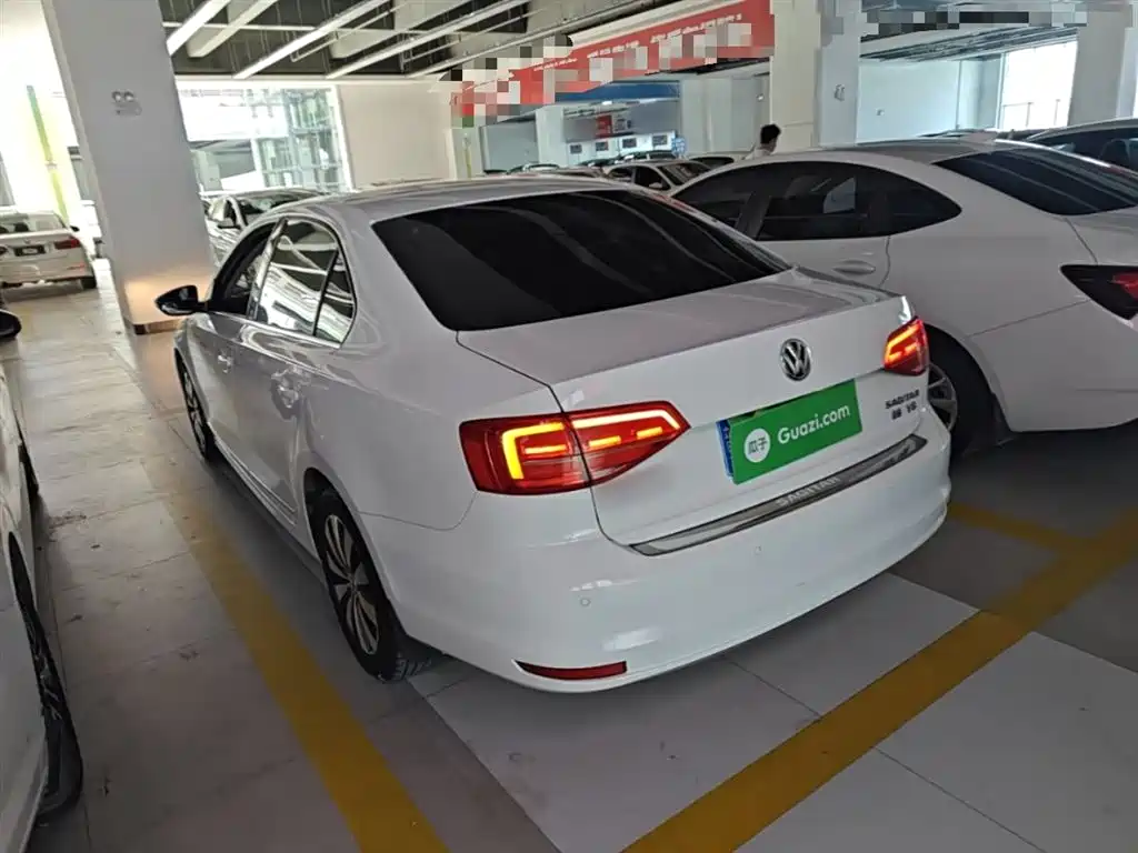 Volkswagen Sagitar 2018 1.6L Automatic Comfort фото 5