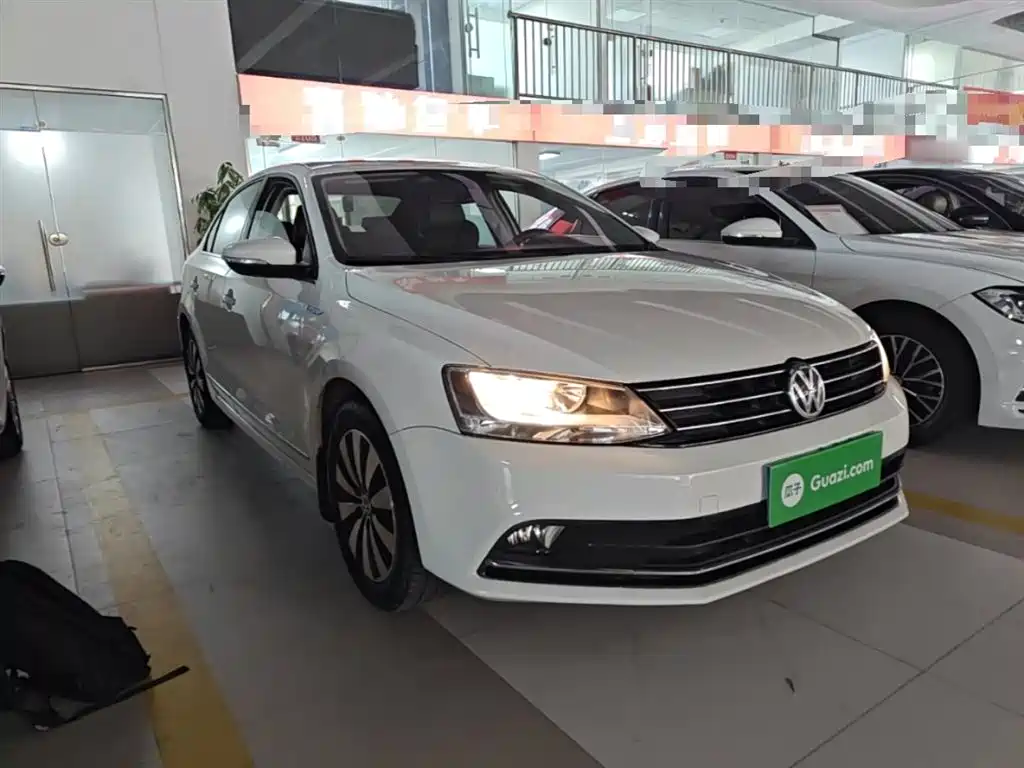 Volkswagen Sagitar 2018 1.6L Automatic Comfort фото 4