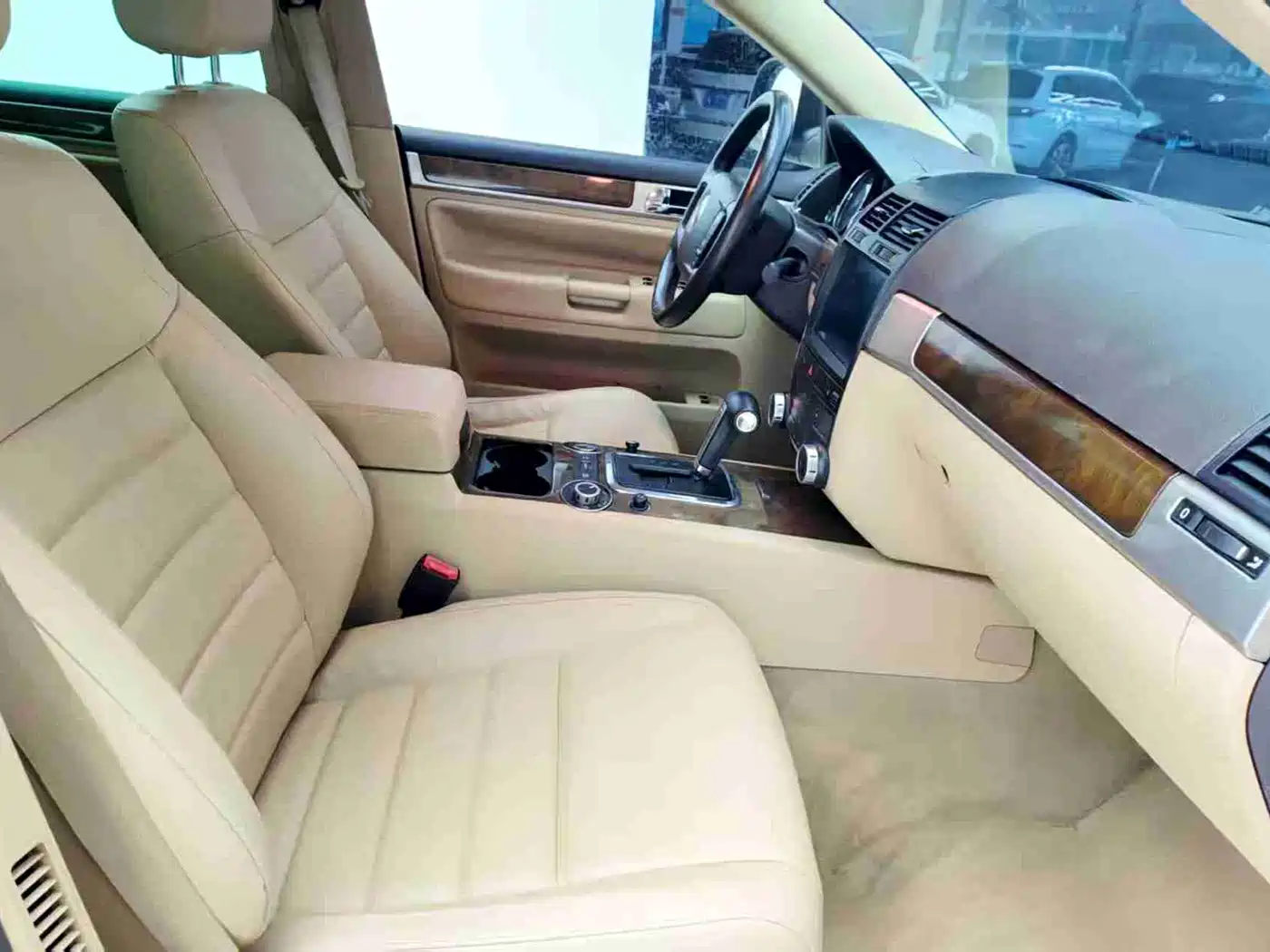 Volkswagen Touareg 2010 3.6 Limited Comfort Edition фото 11