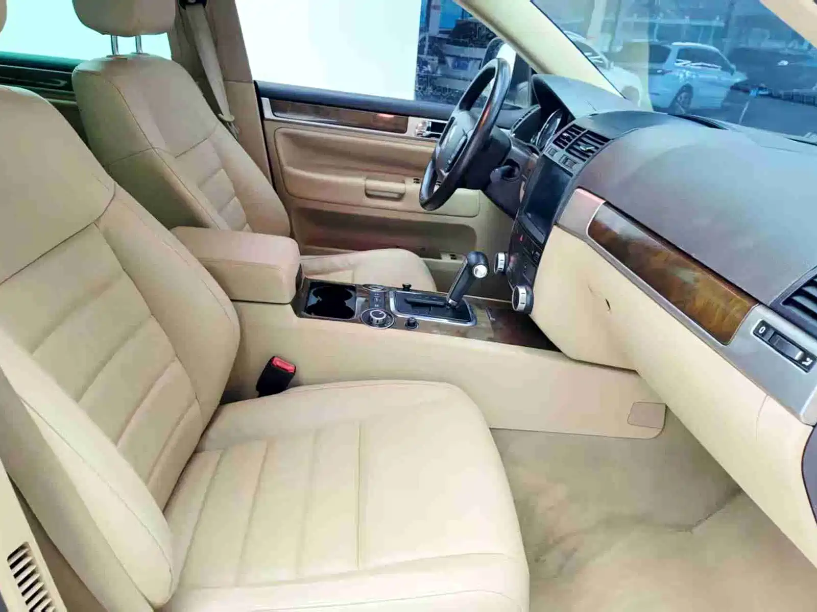 صورة 11 - Volkswagen Touareg