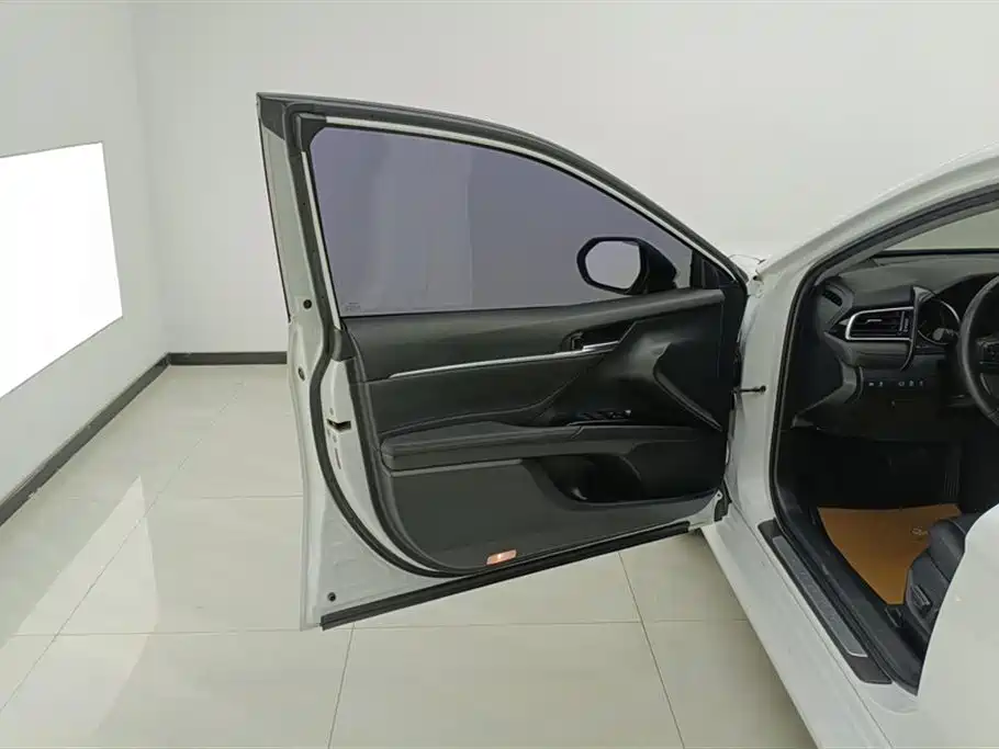 Toyota Camry 2021 2.0G Luxury Edition фото 7