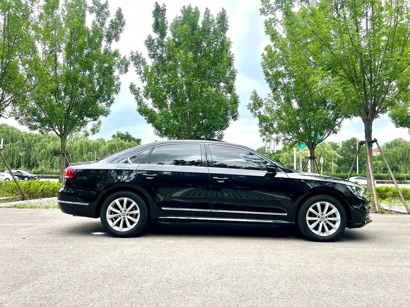 Volkswagen Passat 2017 330TSI DSG Prestige фото 5