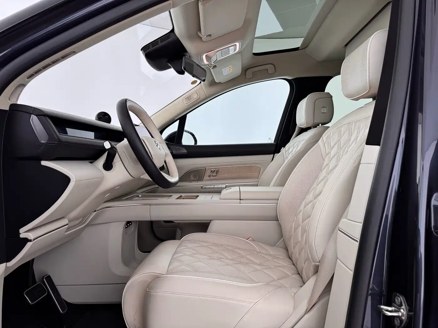 NIO ES8 2025 2025 Base Model 7-Seater
