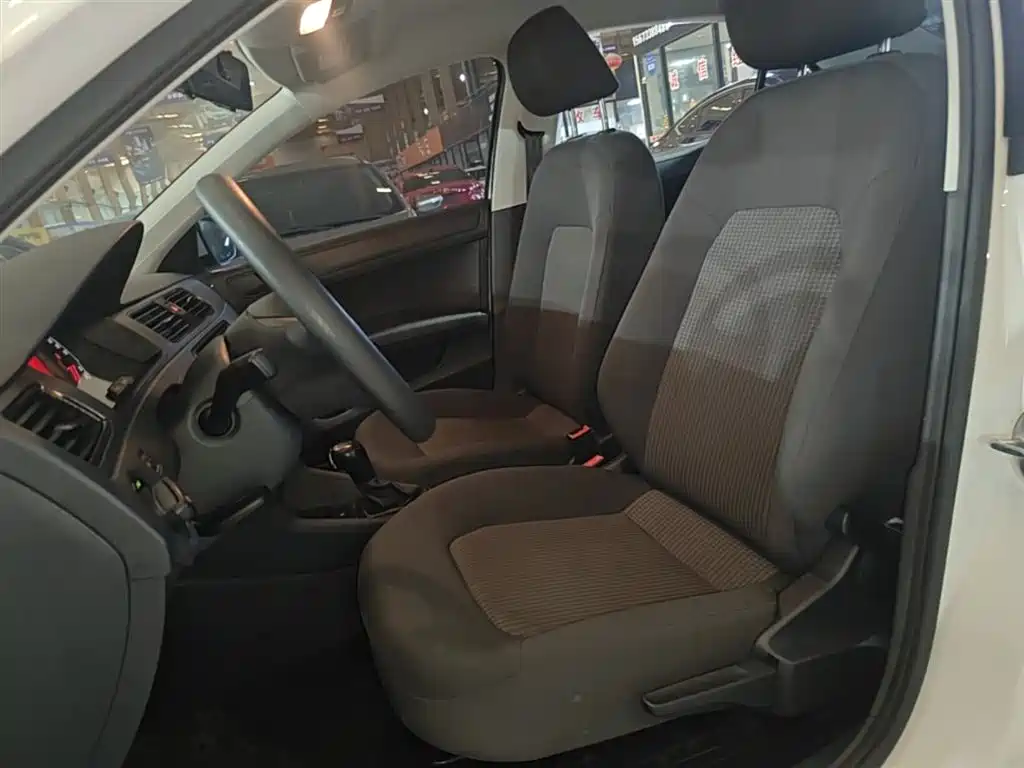 VOLKSWAGEN SANTANA