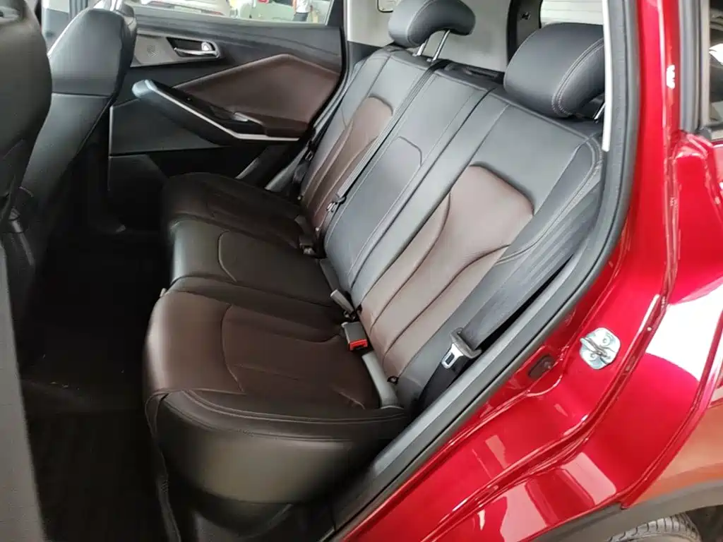 Фото 17 - Changan CS15
