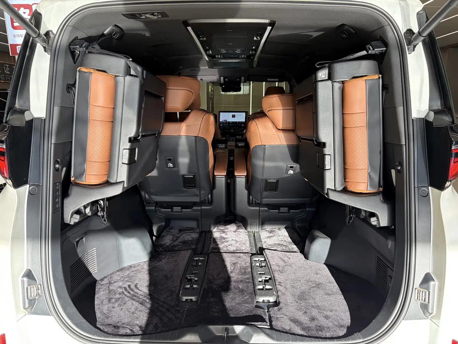 Фото 24 - Toyota Vellfire