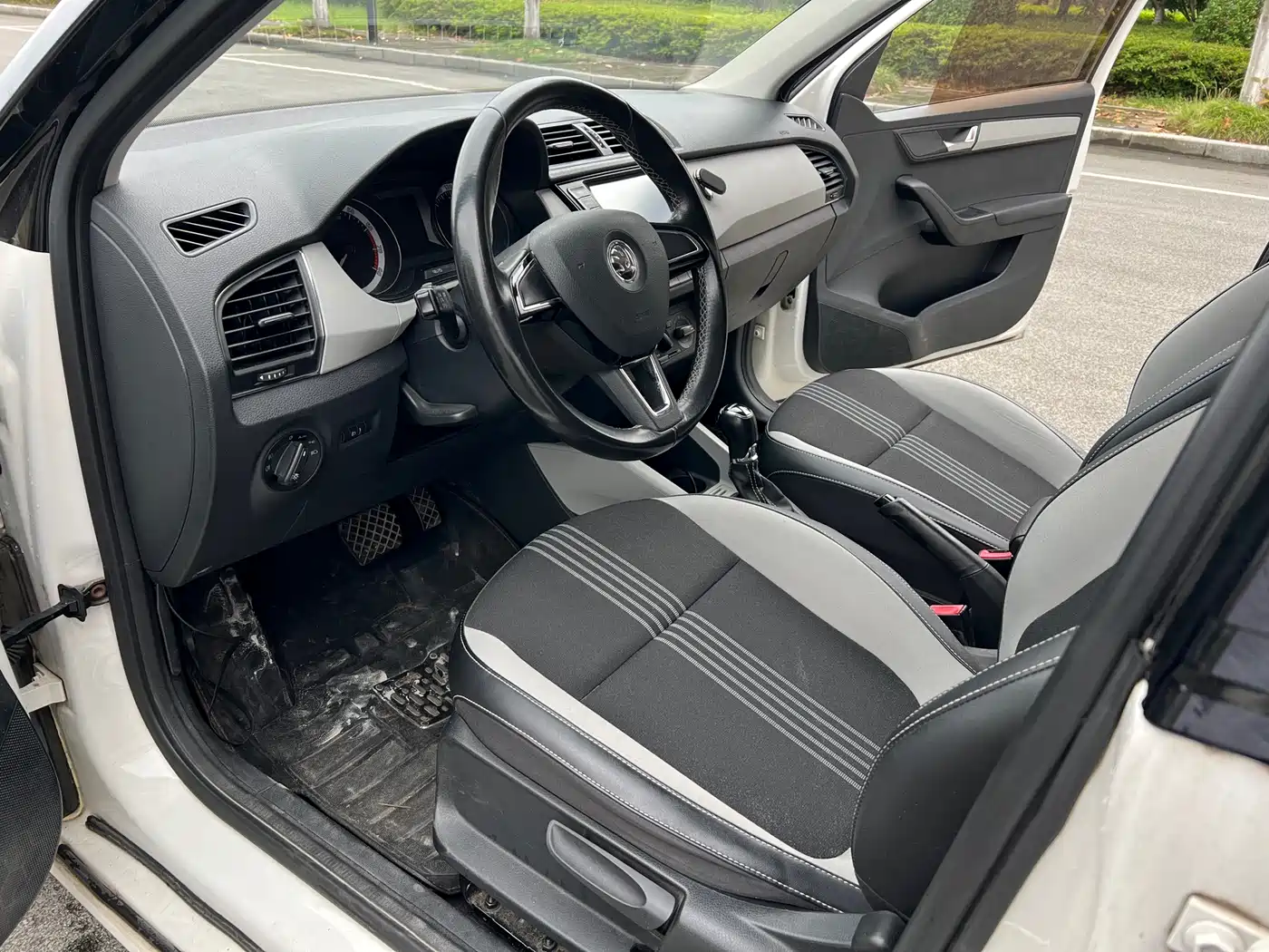 Škoda Fabia 2017 1.6L Automatic Sport Edition фото 5