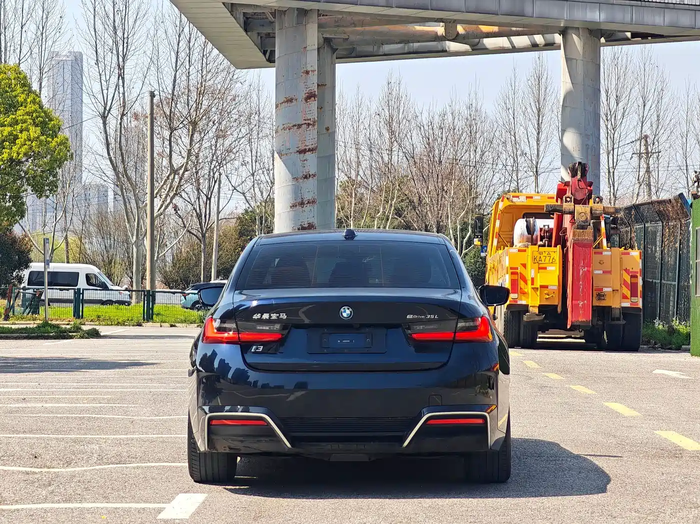 BMW i3 2022 eDrive 35 L фото 9