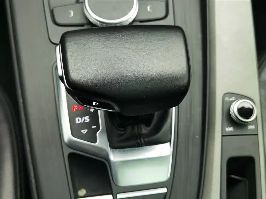 Audi A4L 2017 40 TFSI Progressive фото 13