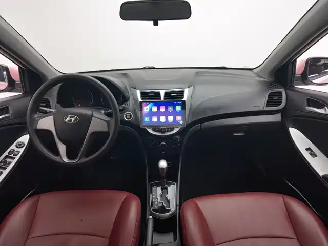 Hyundai Reina 2014 Model 1.4L Automatic TOP — фото 5