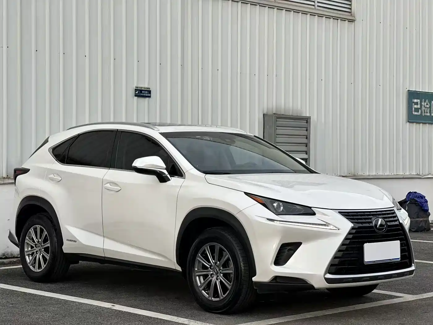 Фото 1 - Lexus NX