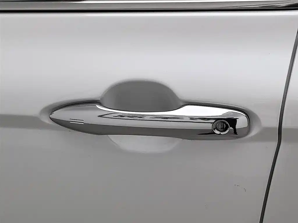 Toyota Camry 2023 2.5G Luxury Edition фото 18