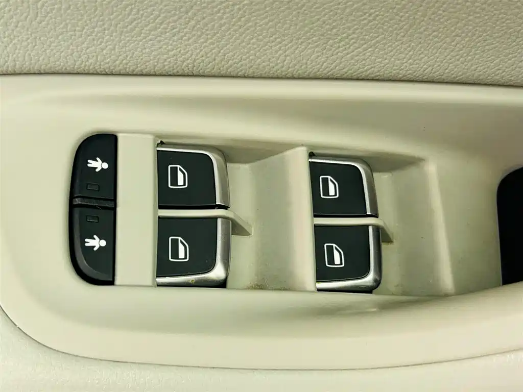 Audi A6L 2014 30 FSI Luxury фото 18
