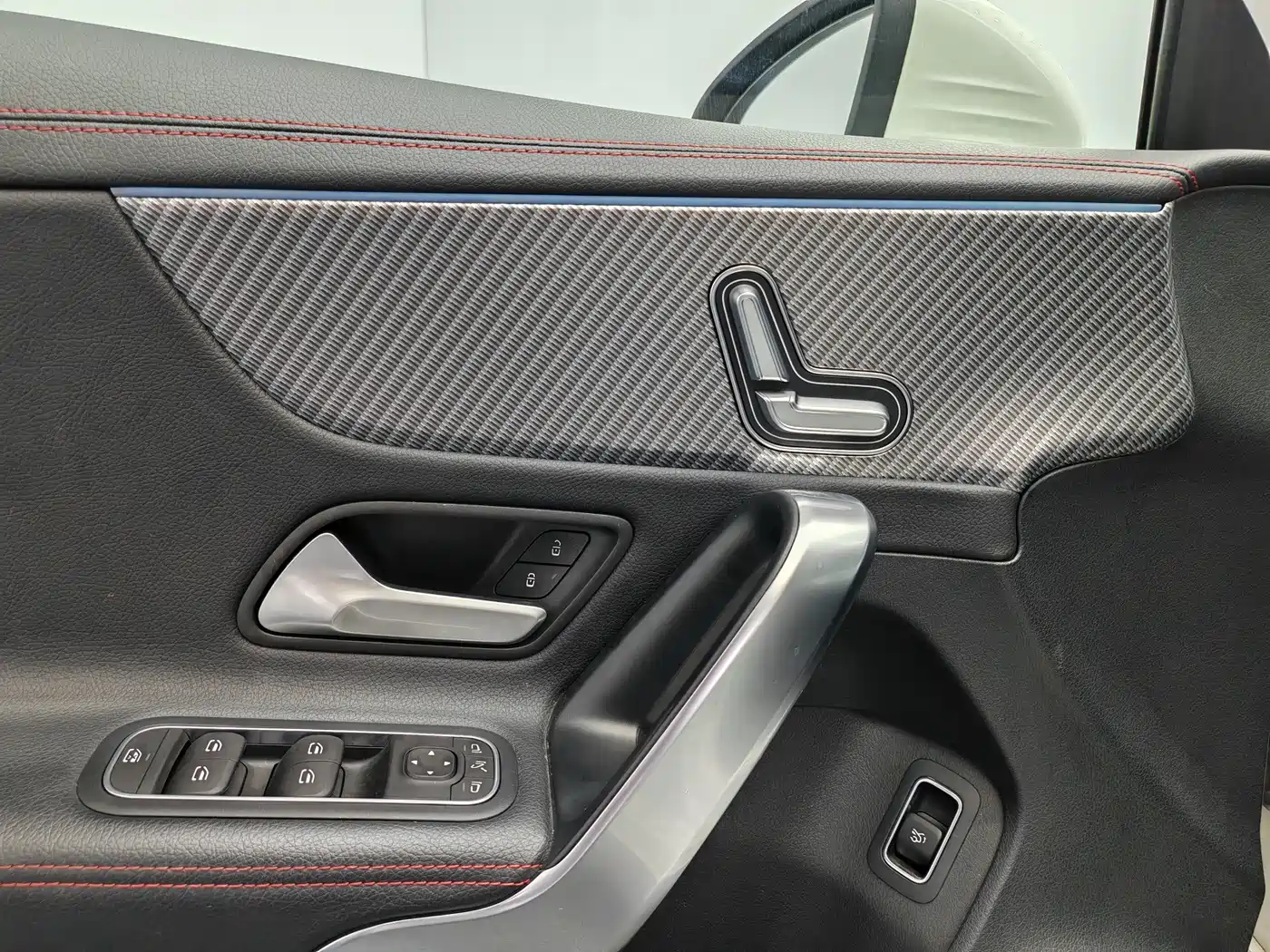 Mercedes-Benz A-Class 2023 A 200 L Fashion фото 18