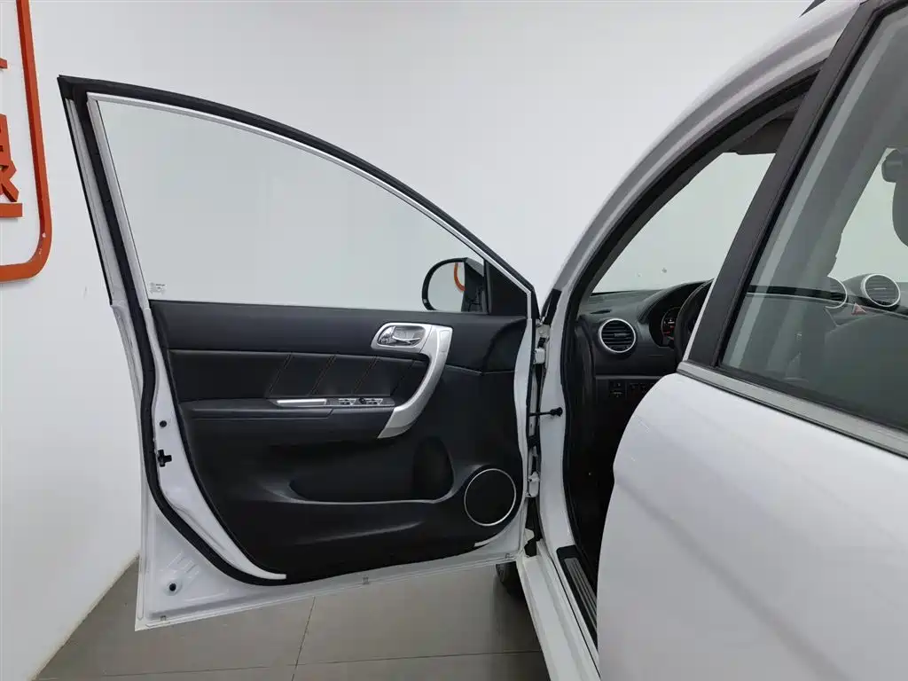 Haval H6 2017 Classic 1.5T Manual 2WD Urban Edition фото 8