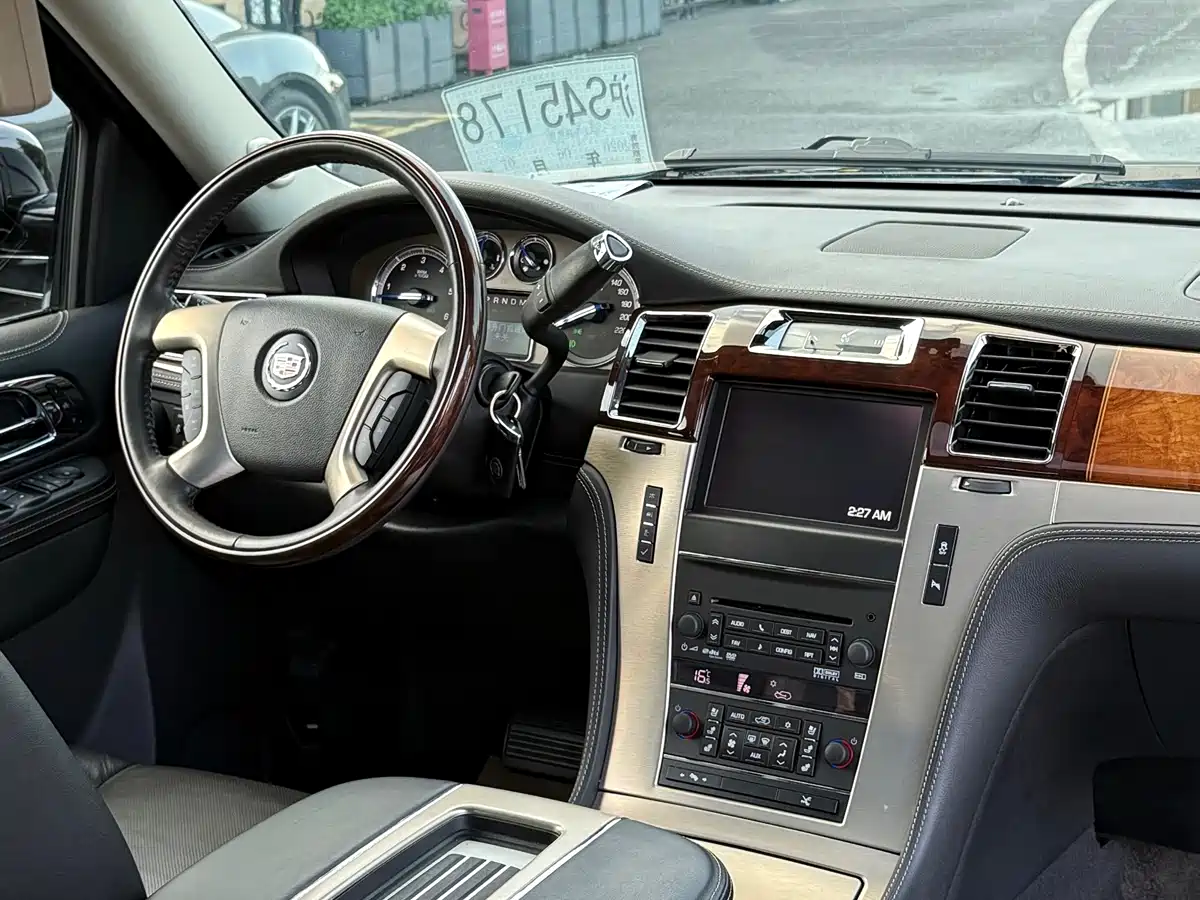 Cadillac Escalade 2013 6.2L ESV Platinum Extended фото 16