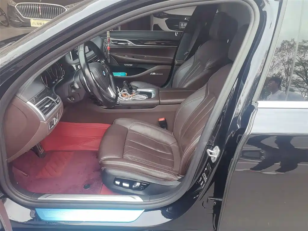 BMW 7 Series 2018 730Li Leading Type M Sport Package фото 15