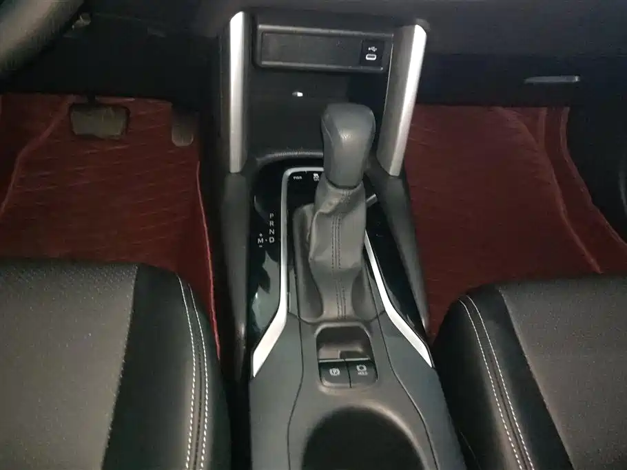 Toyota Frontlander 2023 2.0L CVT Elite Edition фото 16