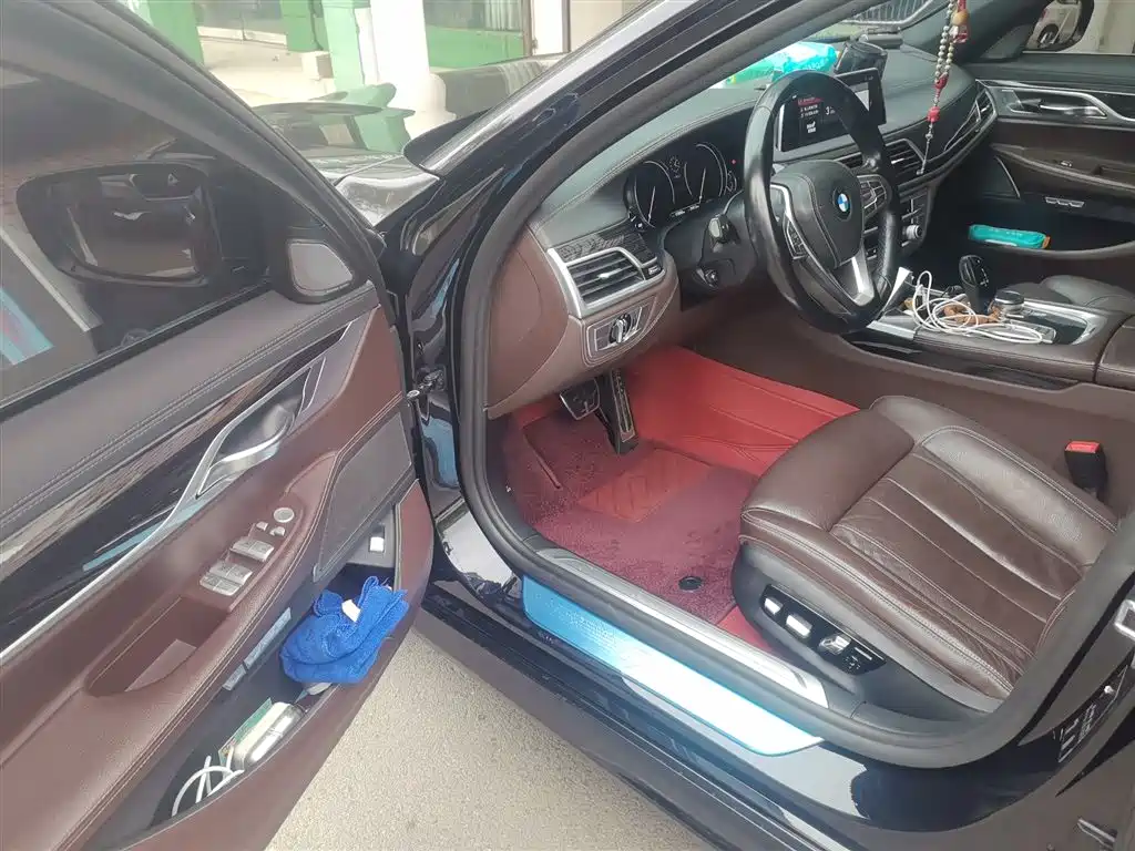 BMW 7 Series 2018 730Li Leading Type M Sport Package фото 16