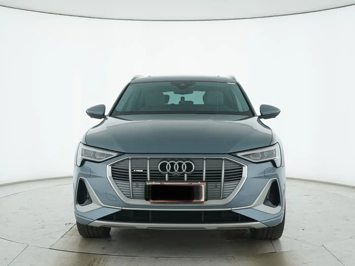 AUDI E TRON