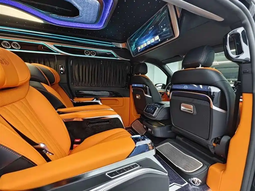 Mercedes-Benz Vito 2023 2.0T Business 7-Seater фото 11