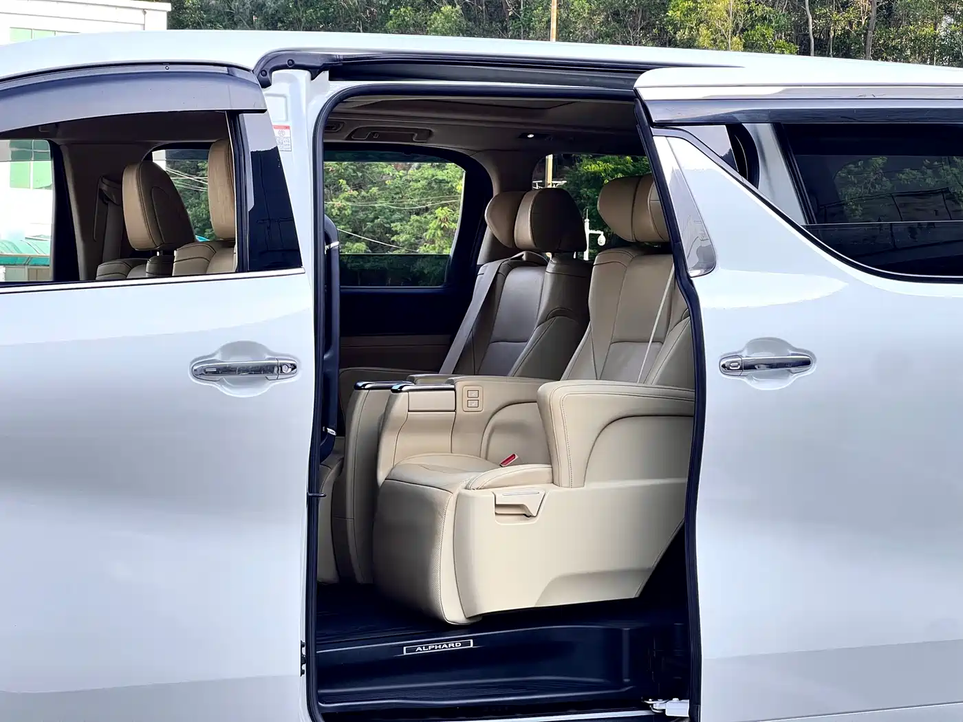 Toyota Alphard 2015 3.5L Luxury Edition фото 13