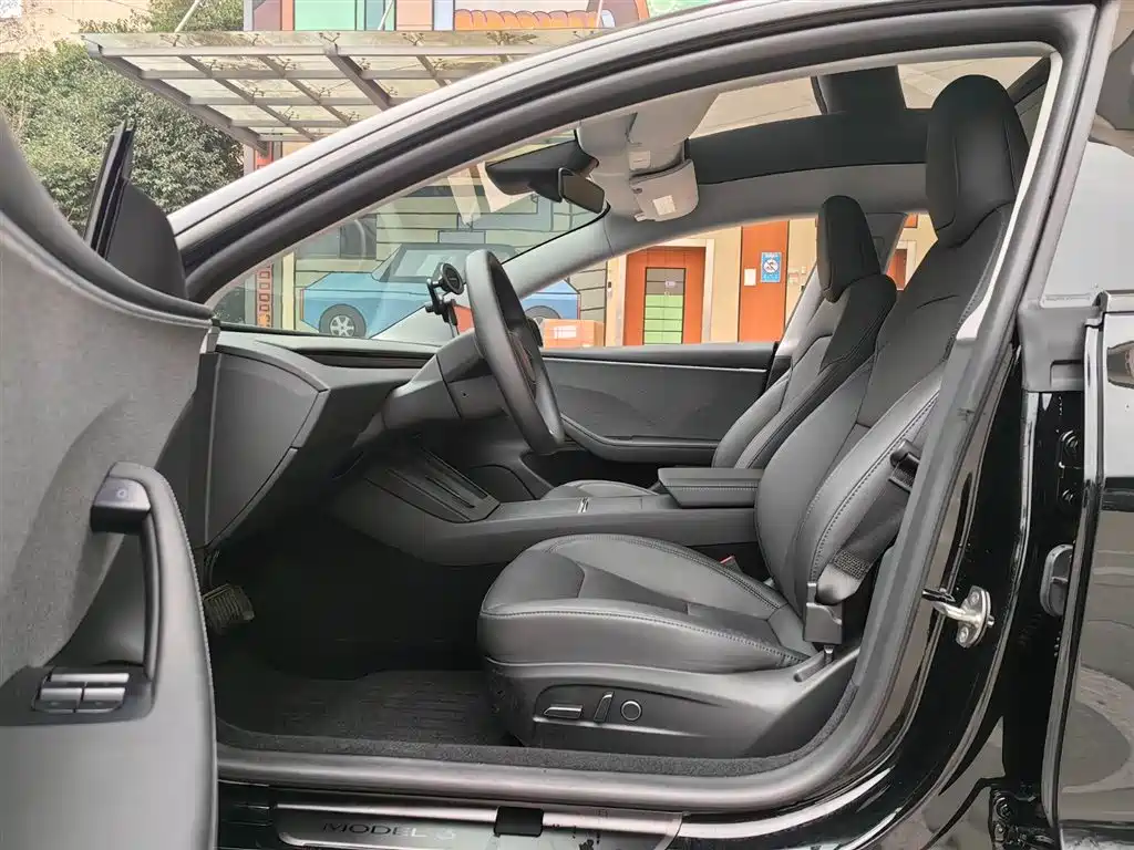 Tesla Model 3 2023 Rear-Wheel Drive фото 5