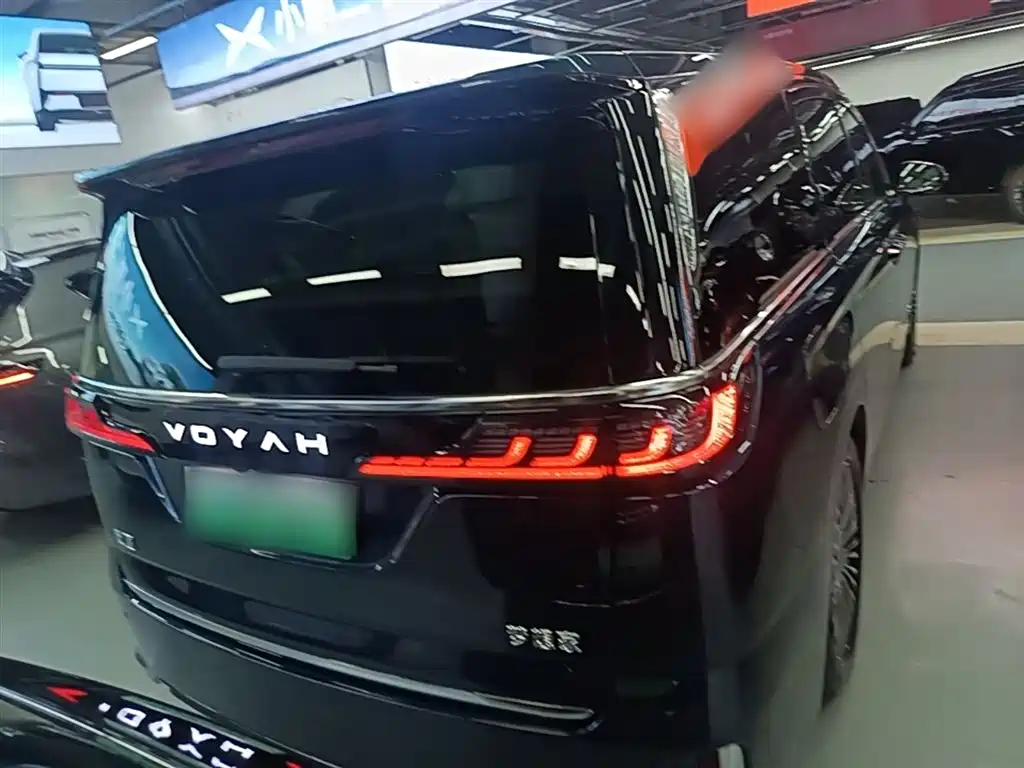 Voyah Auto Voyah Dreamer 2025 PHEV AWD Flagship Kunpeng Edition фото 6