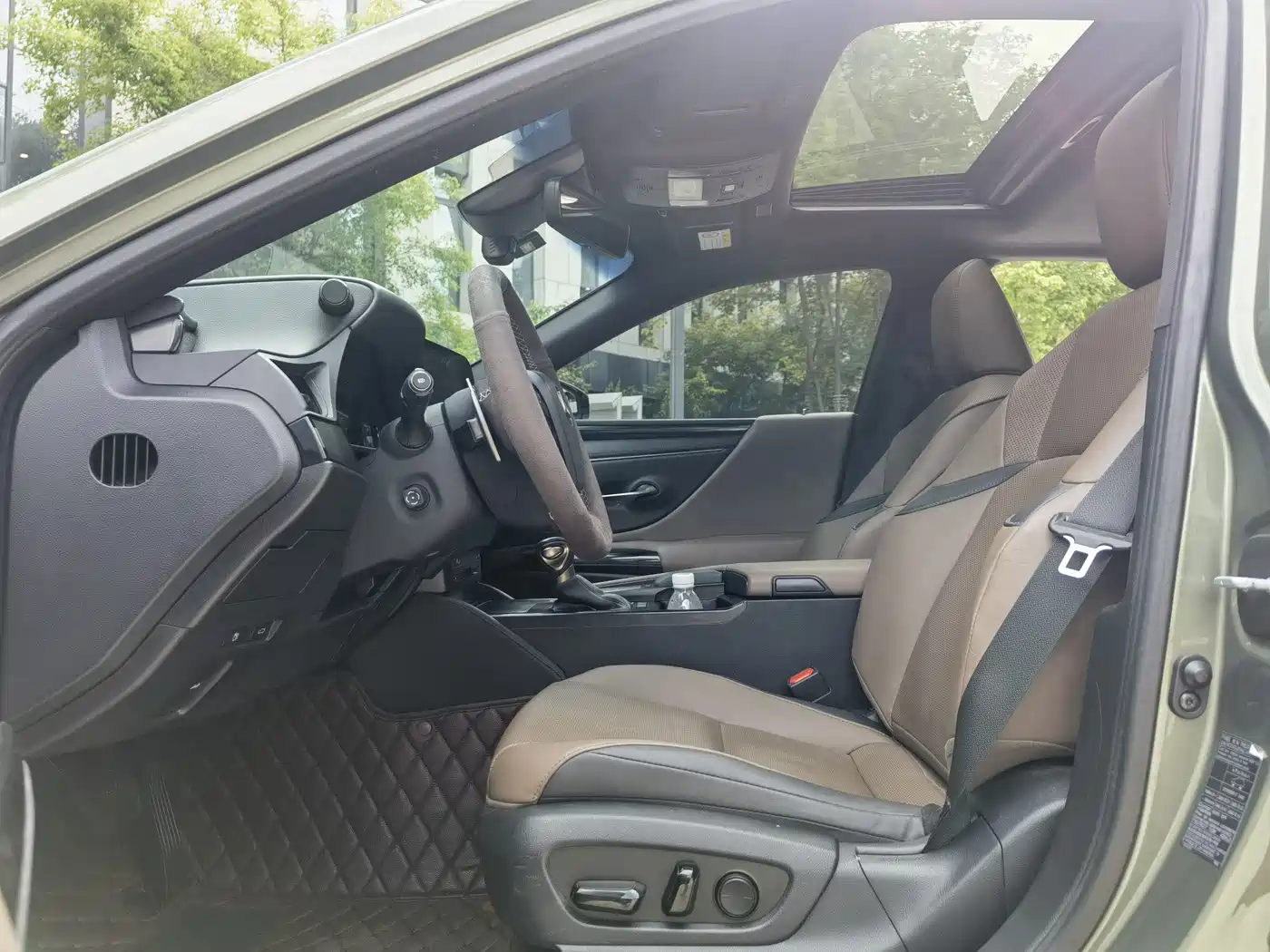 Lexus ES 2021 200 Excellence Edition фото 9