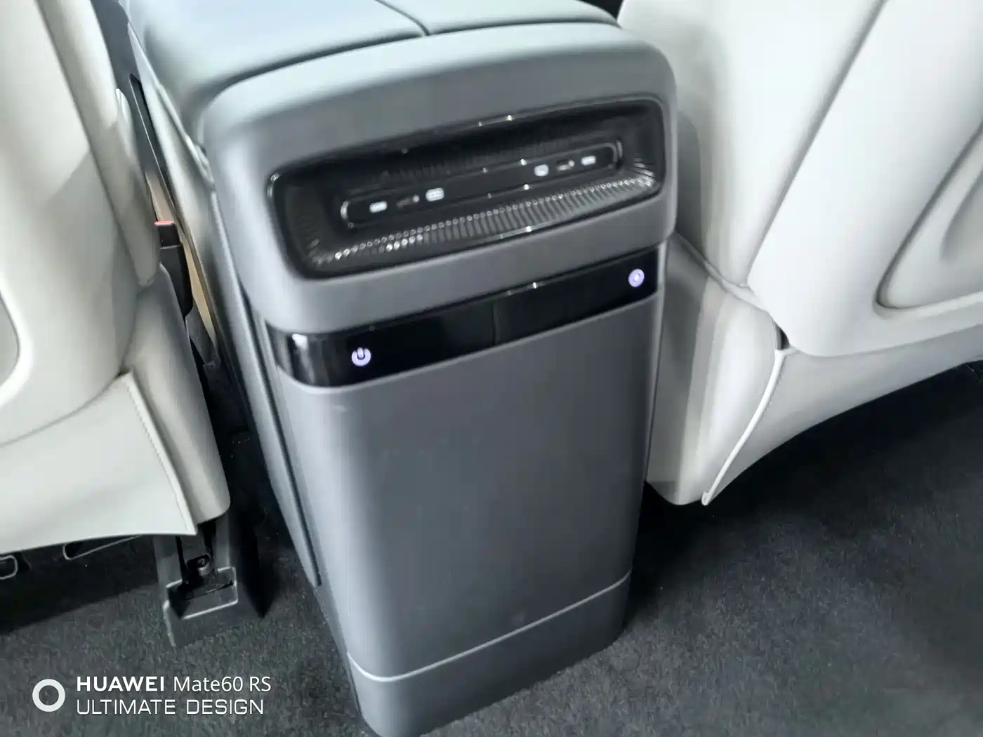Voyah Auto Voyah Dreamer 2025 PHEV 4WD Kunpeng Premium Edition фото 12